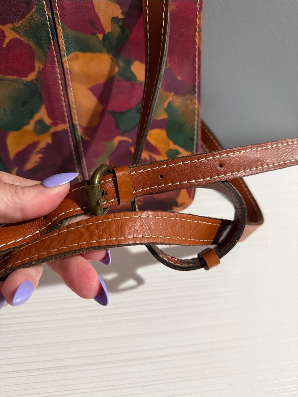 Patricia Nash leather crossbody bag w/vibrant, multi-color abstract floral print - Picture 3 of 11
